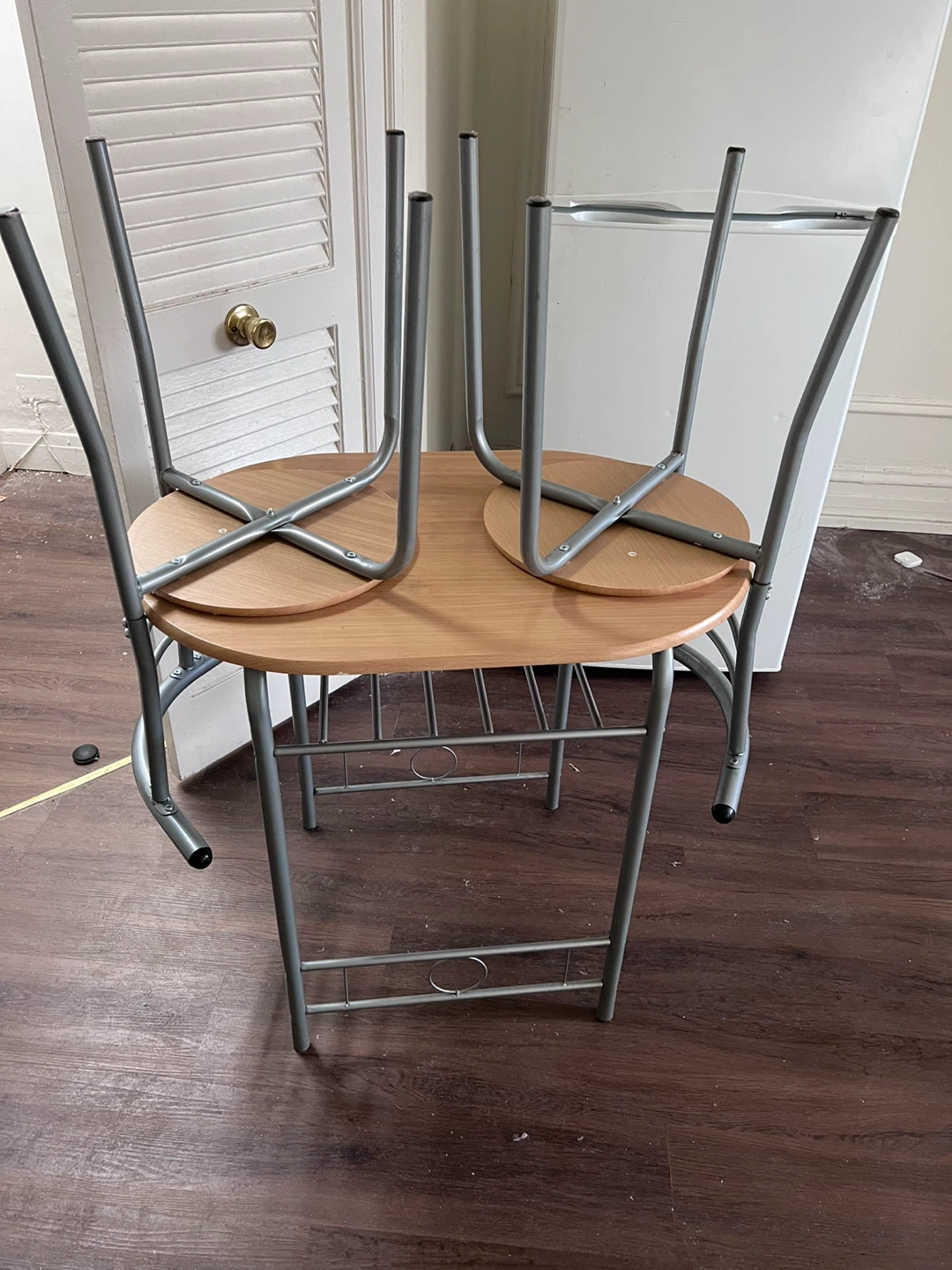 Small Dining Table Set with 2 Chairs - photo 4