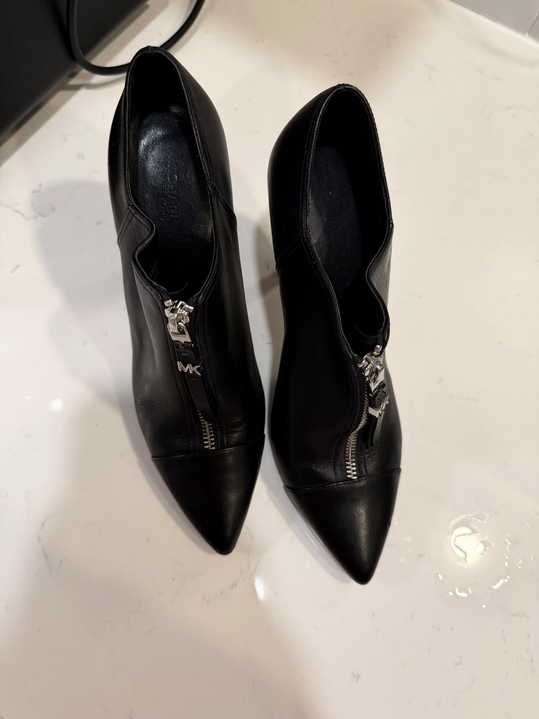 Michael Kors Black Leather Heels 7.5 - photo 3