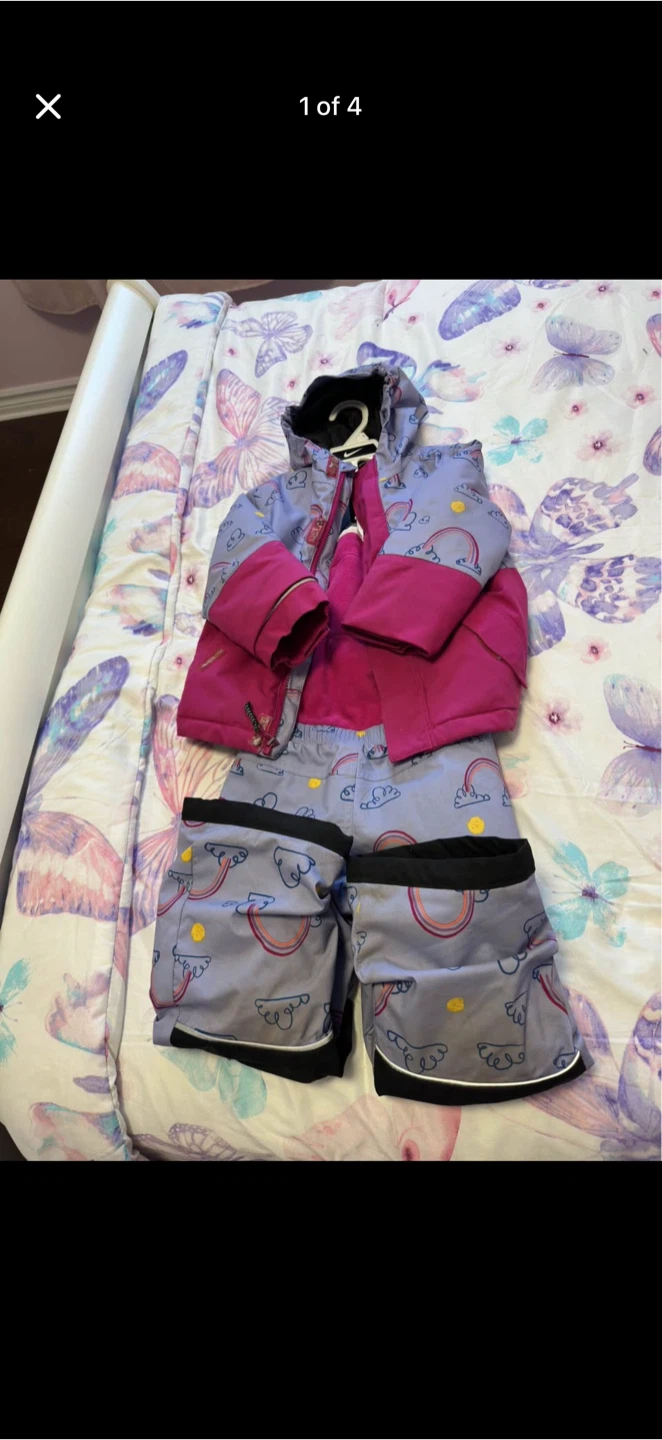 Free girls snow suit🥕