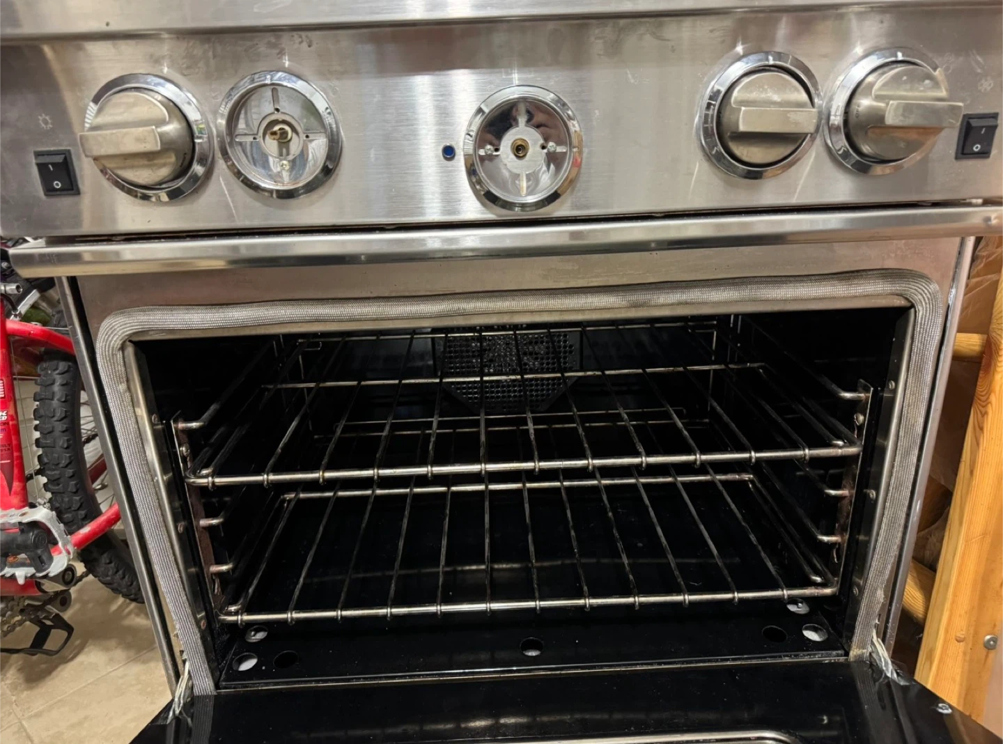 BlueStar RCS30-IR 30" Gas Range - photo 3