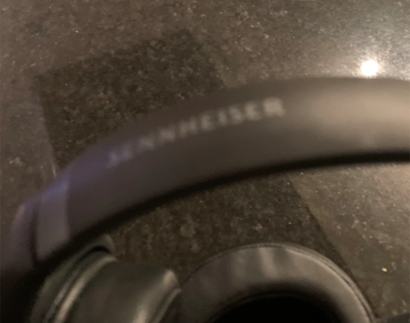 Sennhei Black Wireless Headphones - photo 2