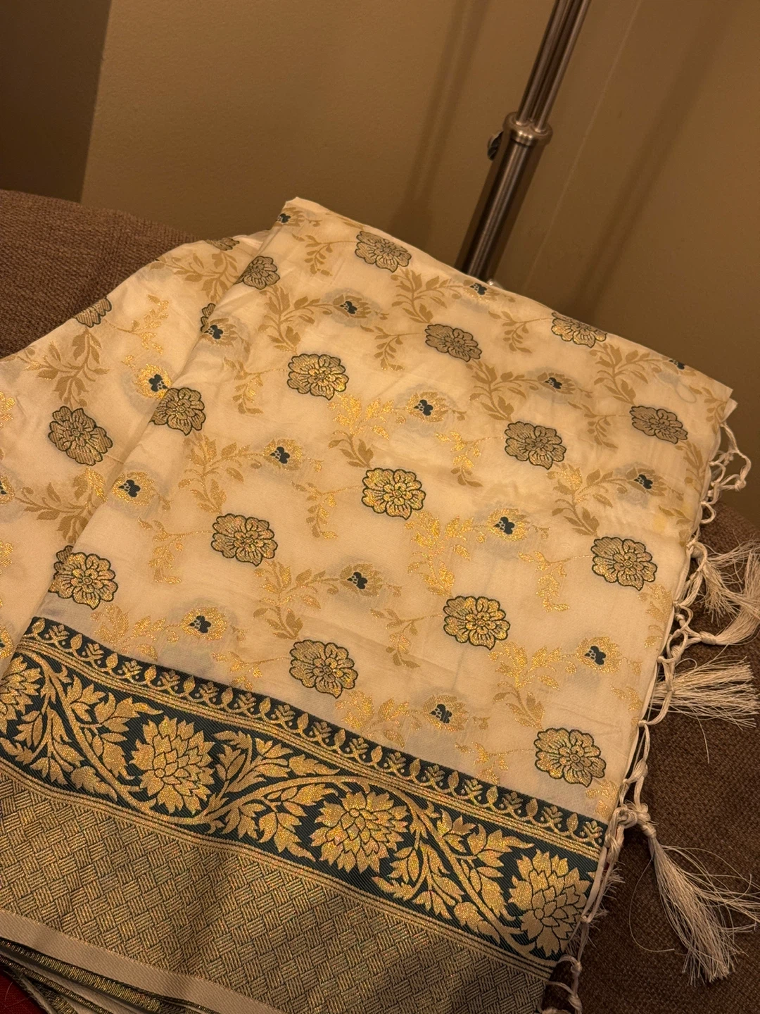 Assorted Indian Sarees - Beautiful Designs - photo 5
