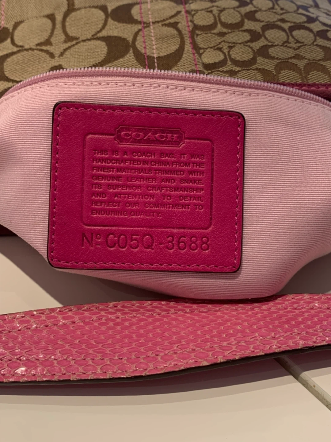 🩷🎀  PRICE FIRM Pink Coach Patchwork Signature Hobo Bag 🎀🩷 - photo 3
