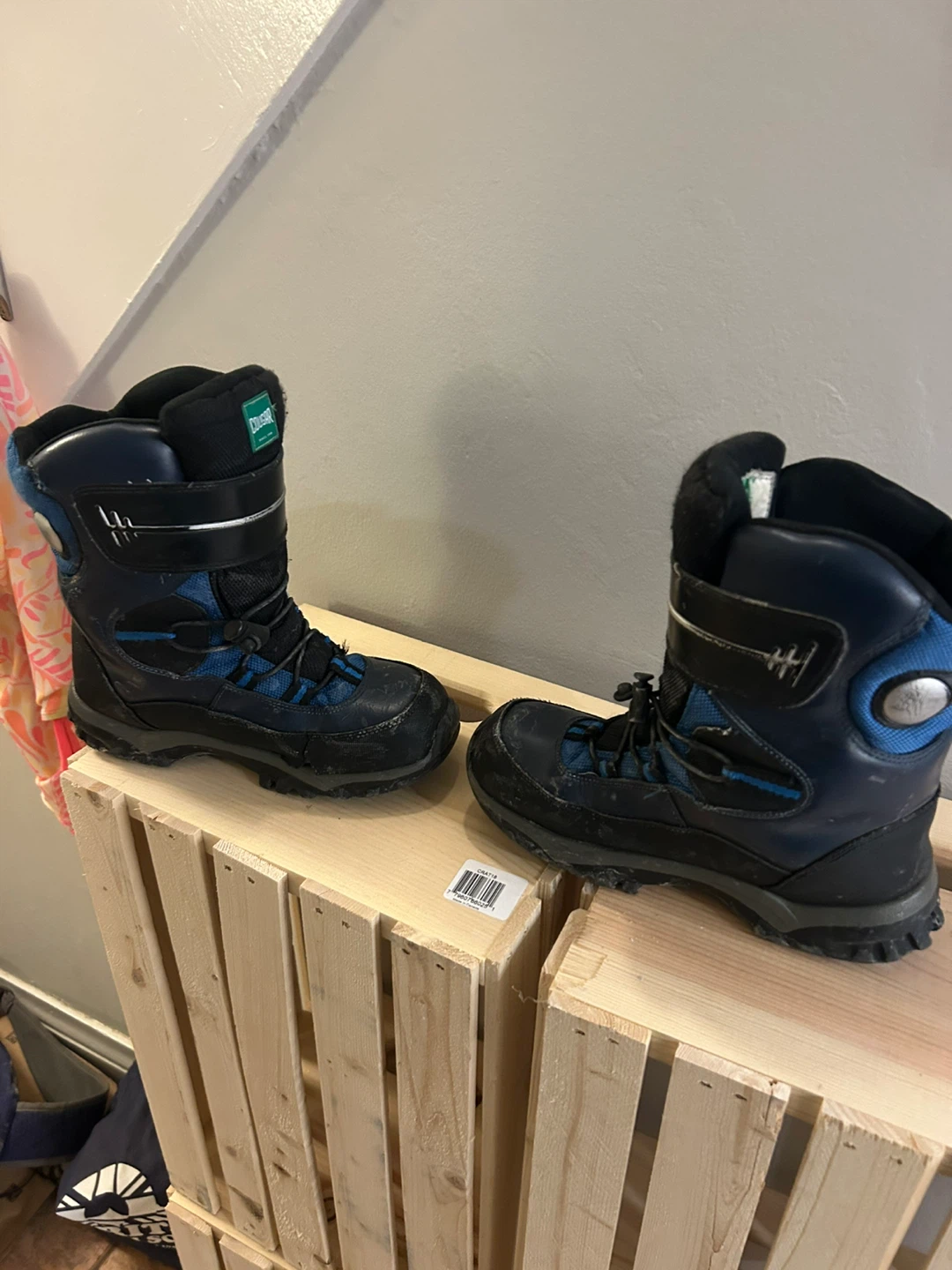 Boys size 4 winter boots - photo 4
