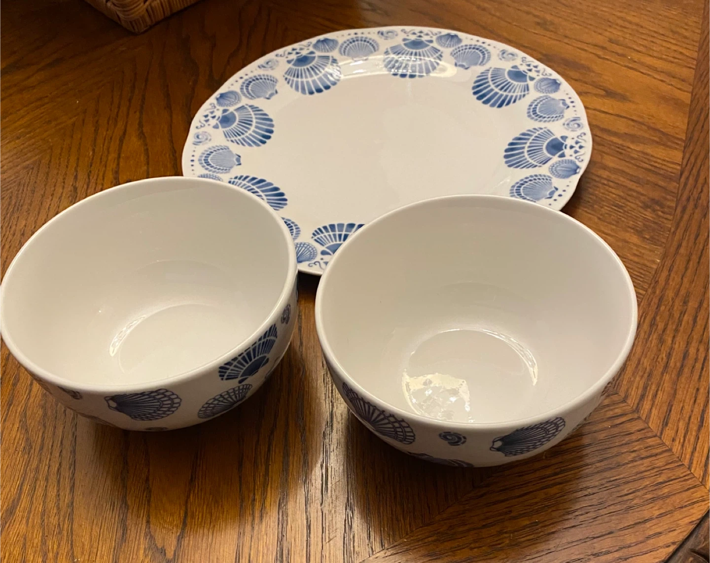 Shell Design Plate and Bowls Set