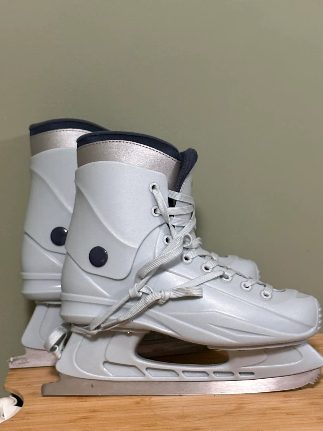 Oxelo Ice Skates - Size 10.5 W (UK 8) - photo 2