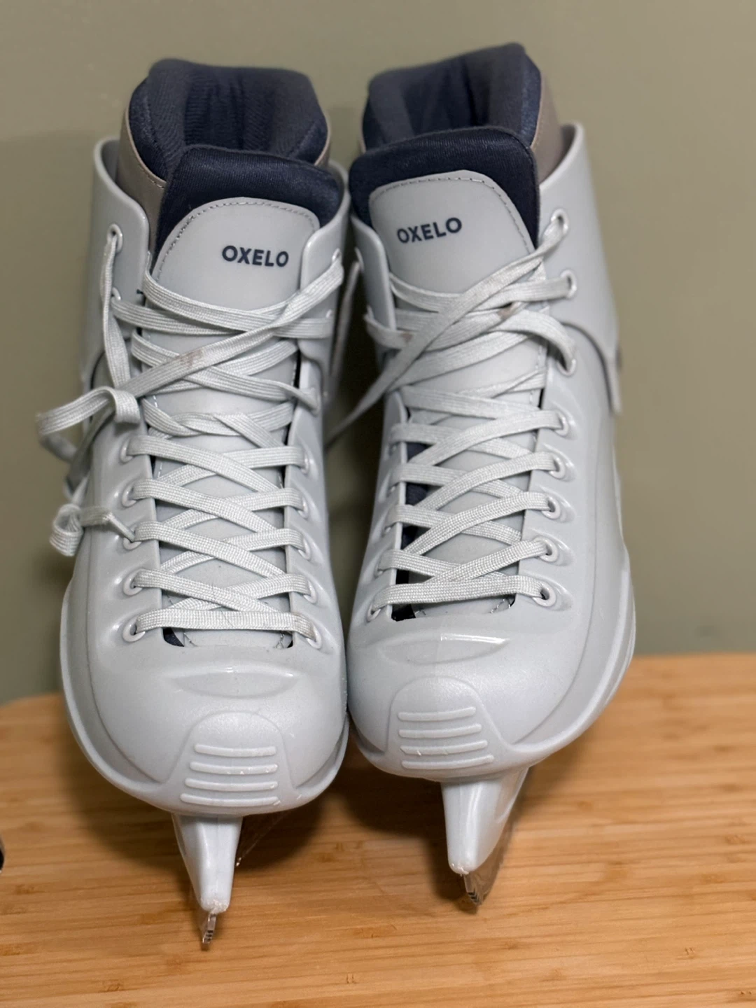 Oxelo Ice Skates - Size 10.5 W (UK 8)