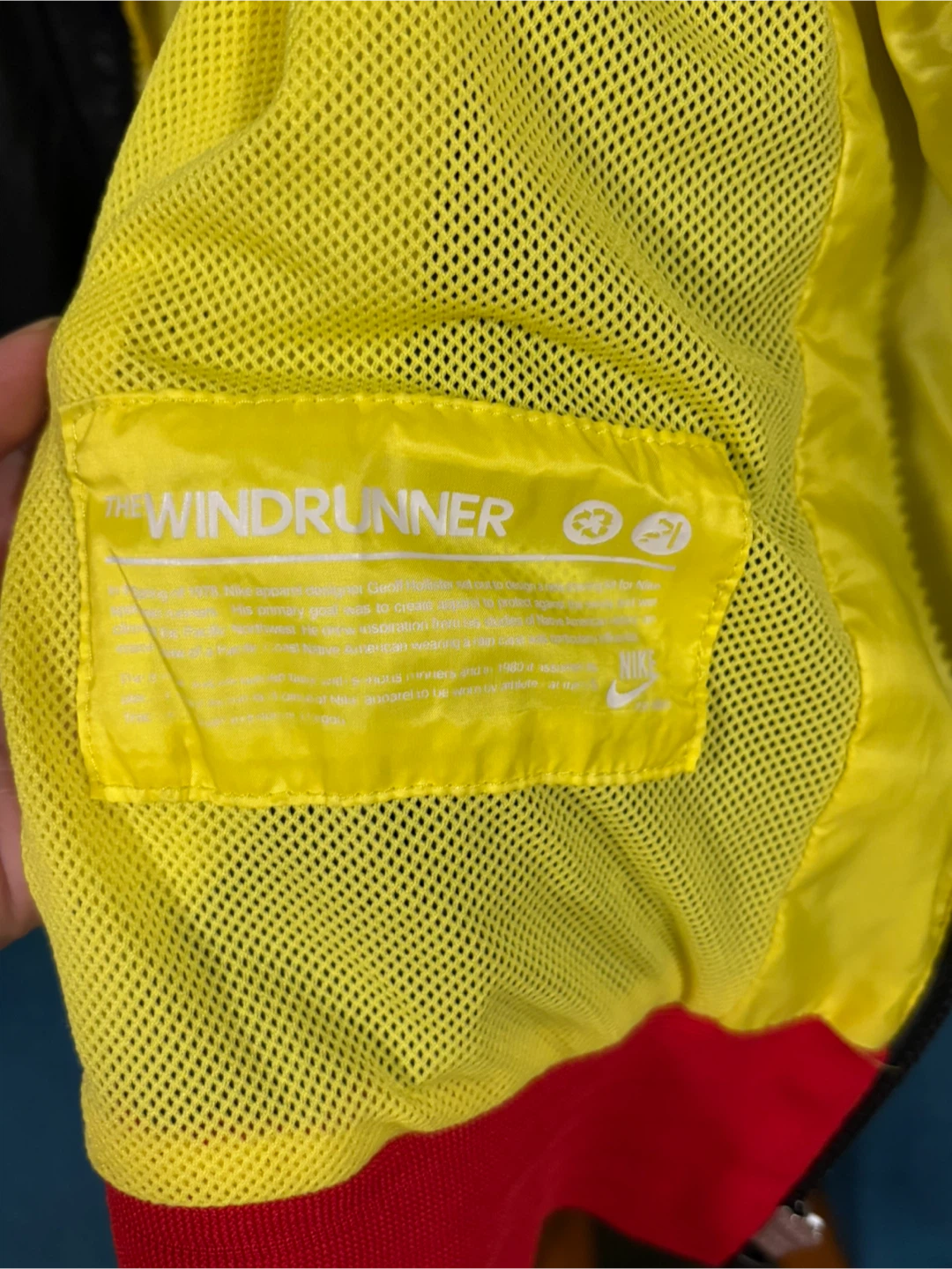 Nike Windrunner Jacket - Yellow, Black & Red - Size M - photo 3