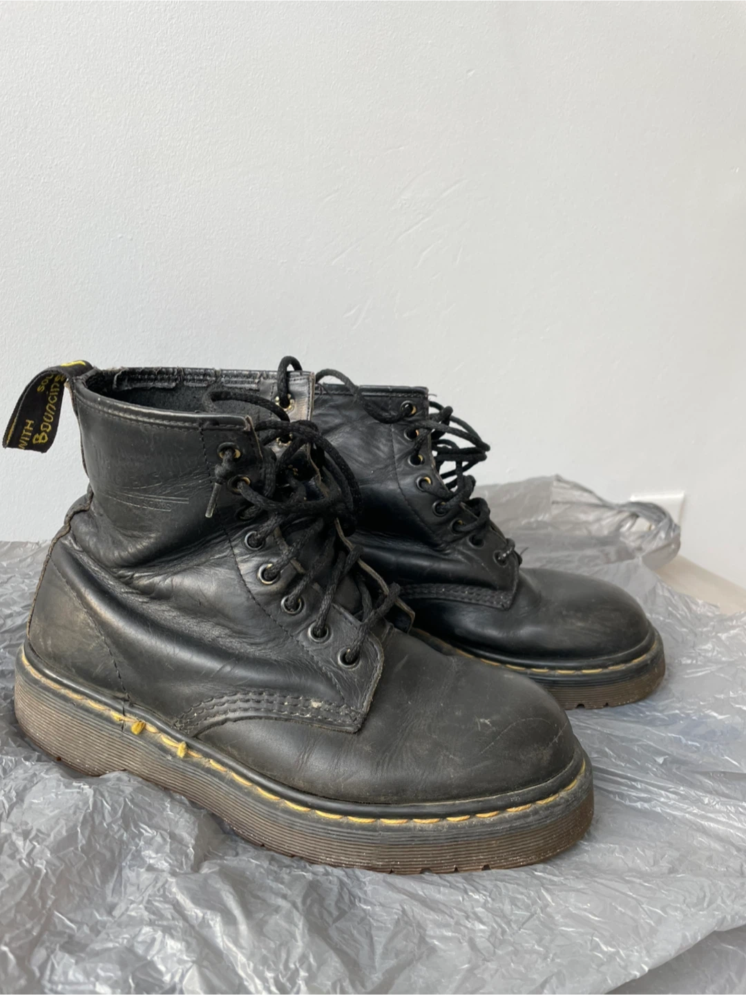 Dr. Martens Black Leather Boots. Size 9 women, mens 7 - photo 2