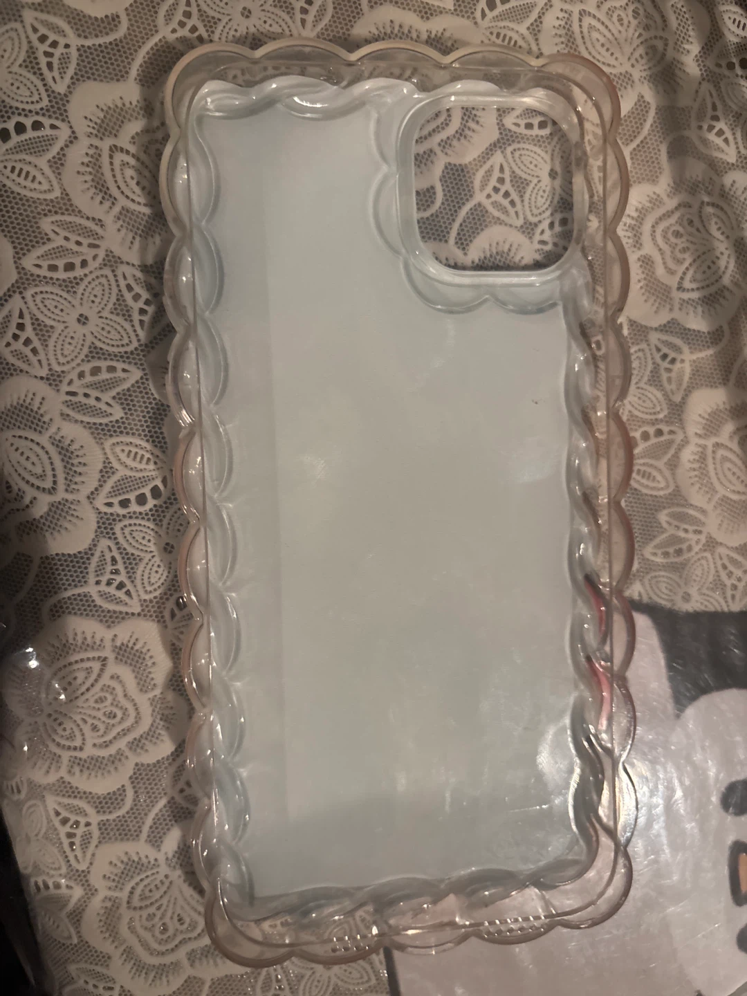 iPhone 15 plus Case - Clear with Scalloped Edges - photo 2