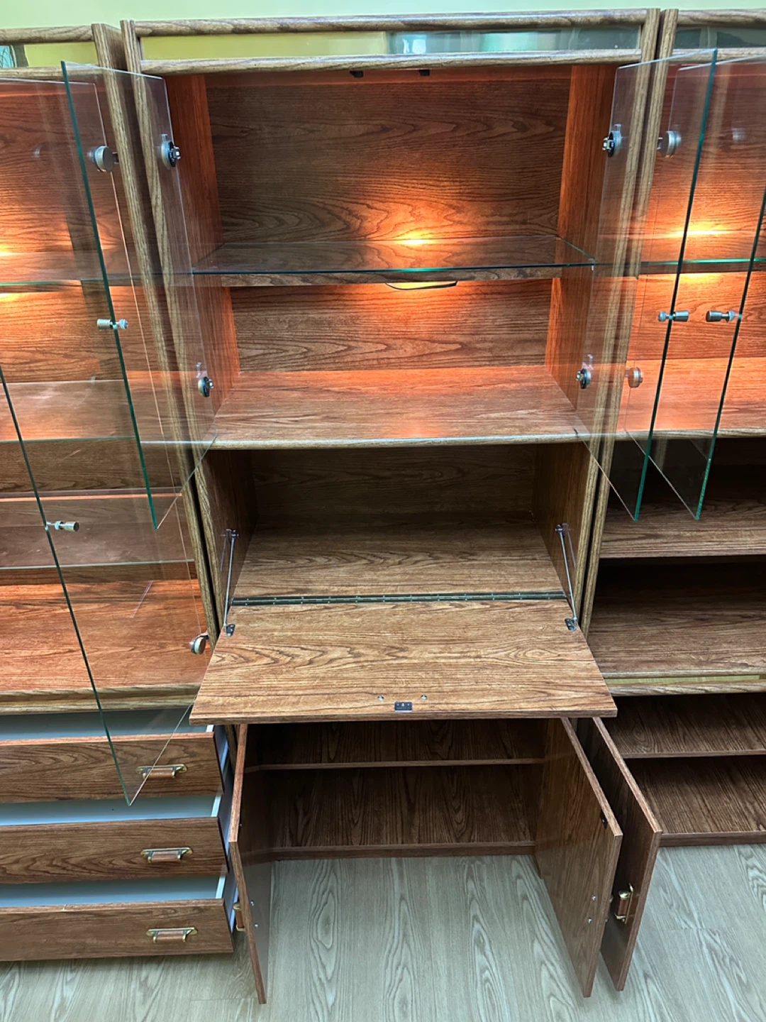 Vintage 3-Piece Wall Unit / Display Cabinet (CAN DELIVER) - photo 4