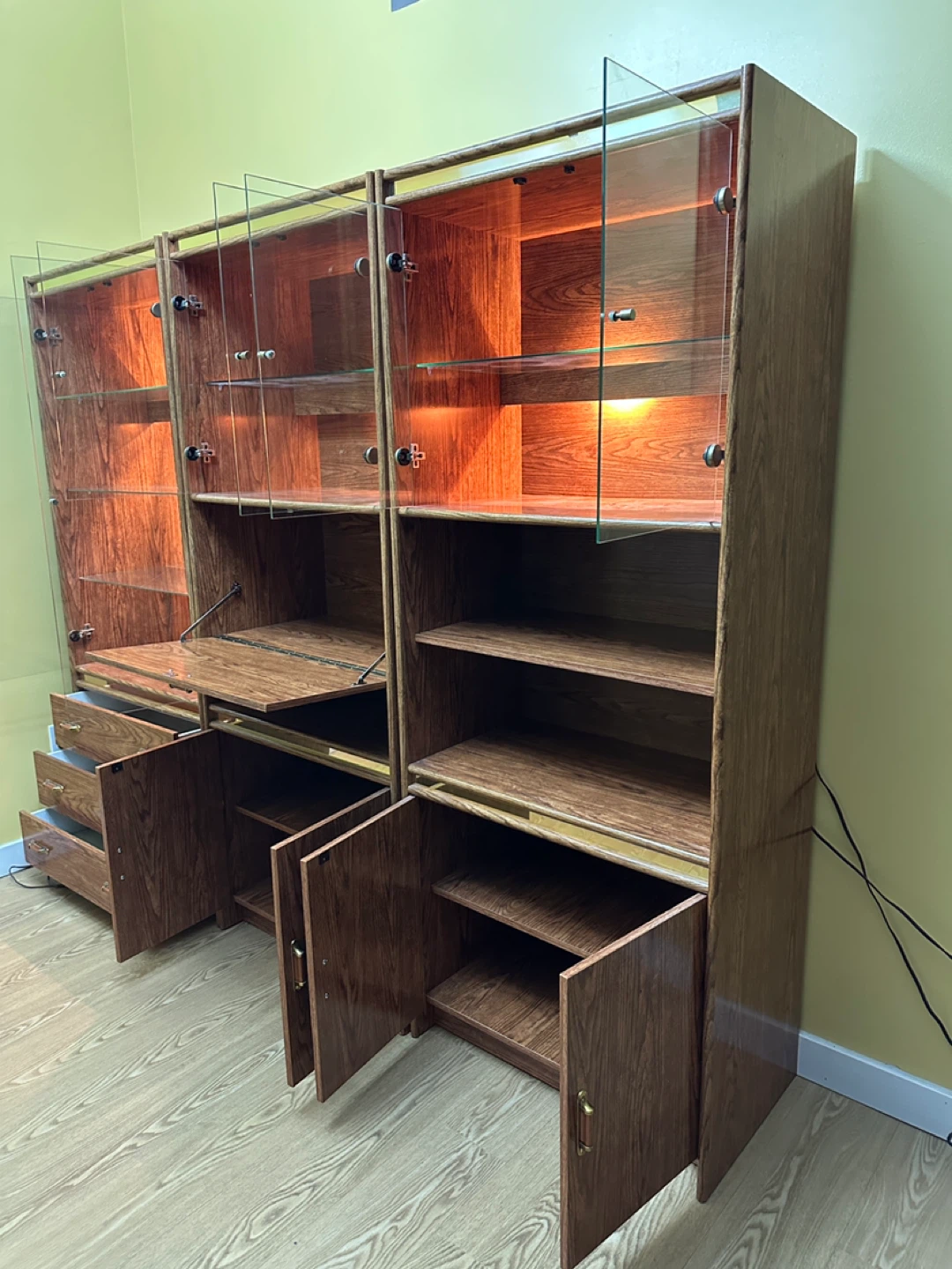 Vintage 3-Piece Wall Unit / Display Cabinet (CAN DELIVER) - photo 3