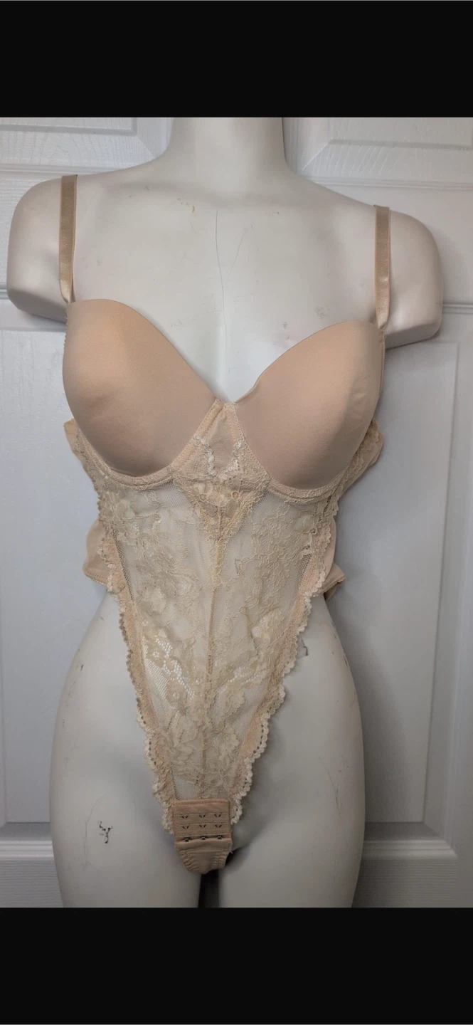 NEW! Women’s Lace Bodysuit / Shapewear – Nude / Beige- Size M&L - photo 3