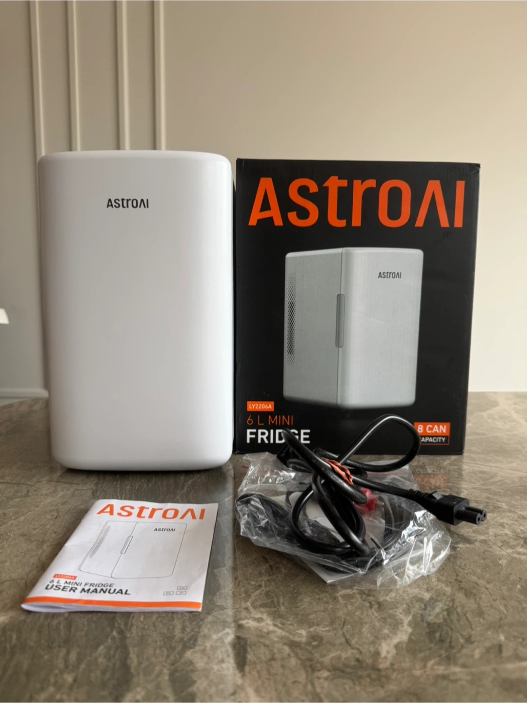 AstroAI Mini Fridge - 6L Capacity