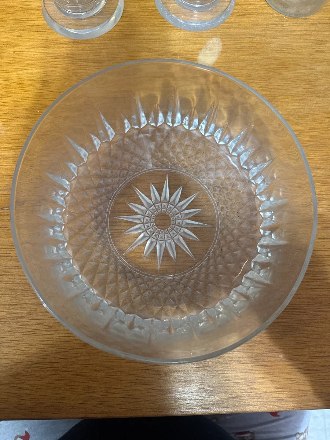 Clear Glass Serving Bowl 🥕