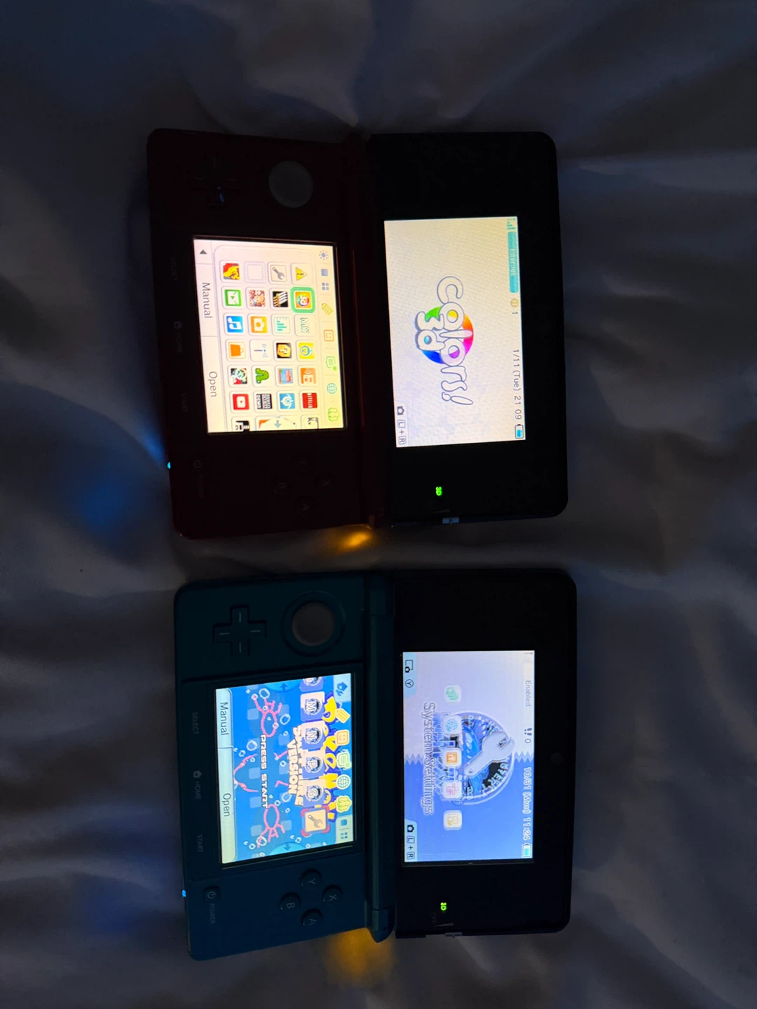 Nintendo 3DS Red and Blue - photo 4