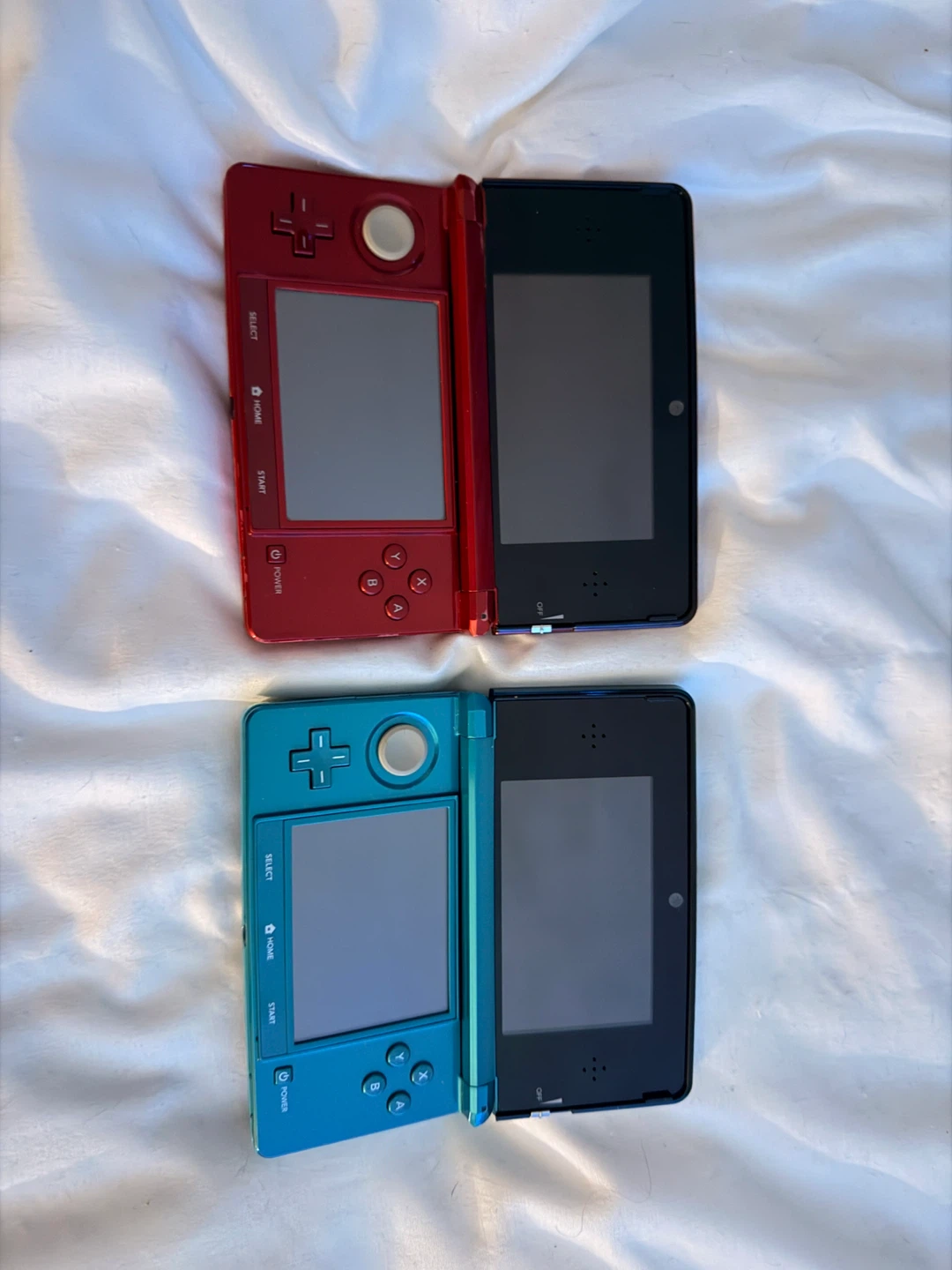 Nintendo 3DS Red and Blue
