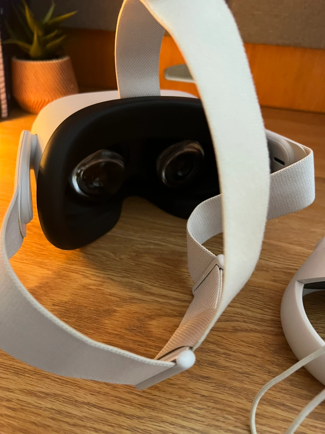 Meta Quest 2 VR Headset - photo 2