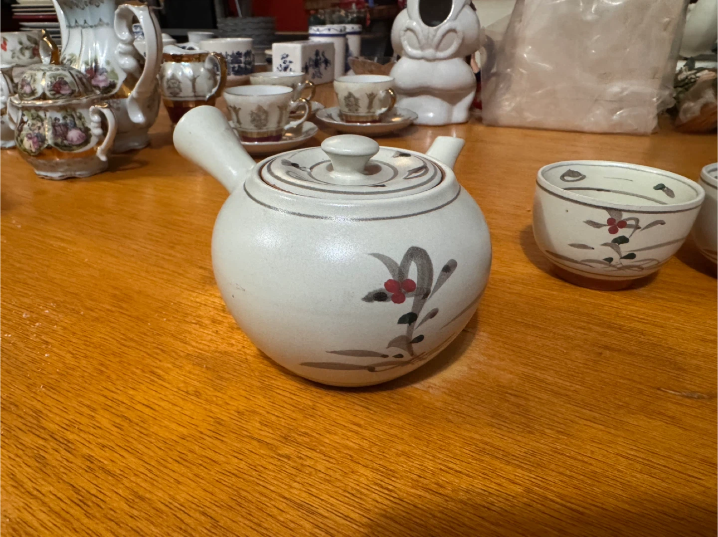 Valentine Sale! Vintage Tea Set with Teapot & Cups 🥕 - photo 3