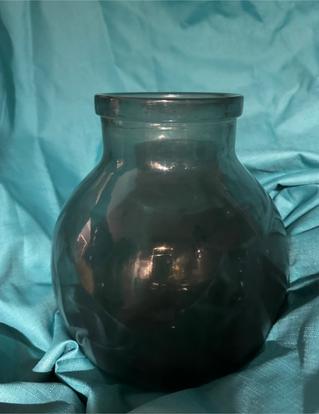 Round smoky blue vase