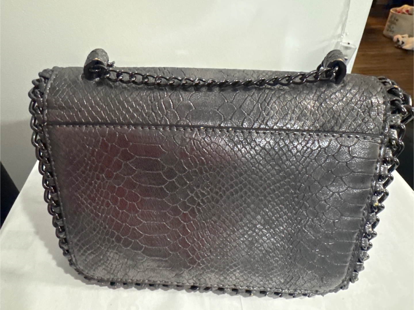 Guess Silver Snakeskin Chain Bag - photo 5