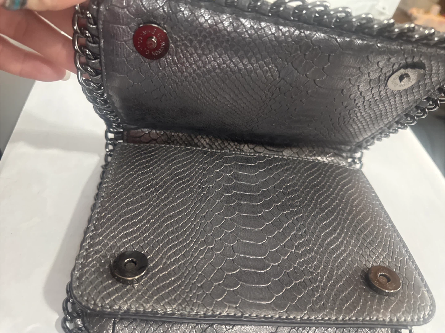 Guess Silver Snakeskin Chain Bag - photo 3