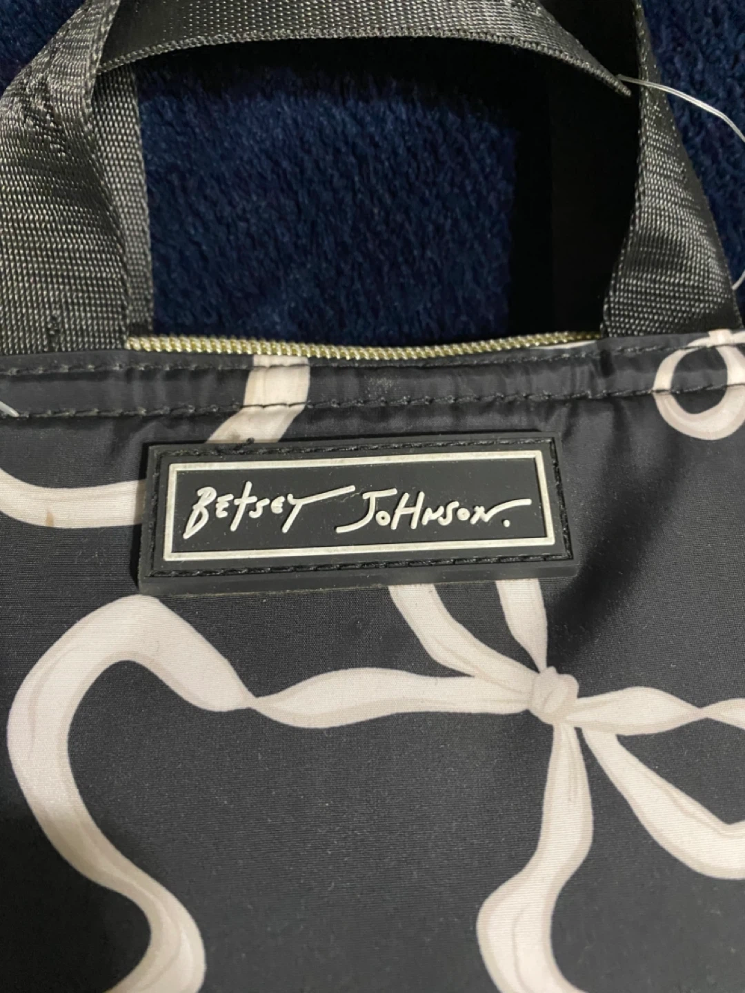 Betsey Johnson Black & White Bow Tote Bag *** - photo 4
