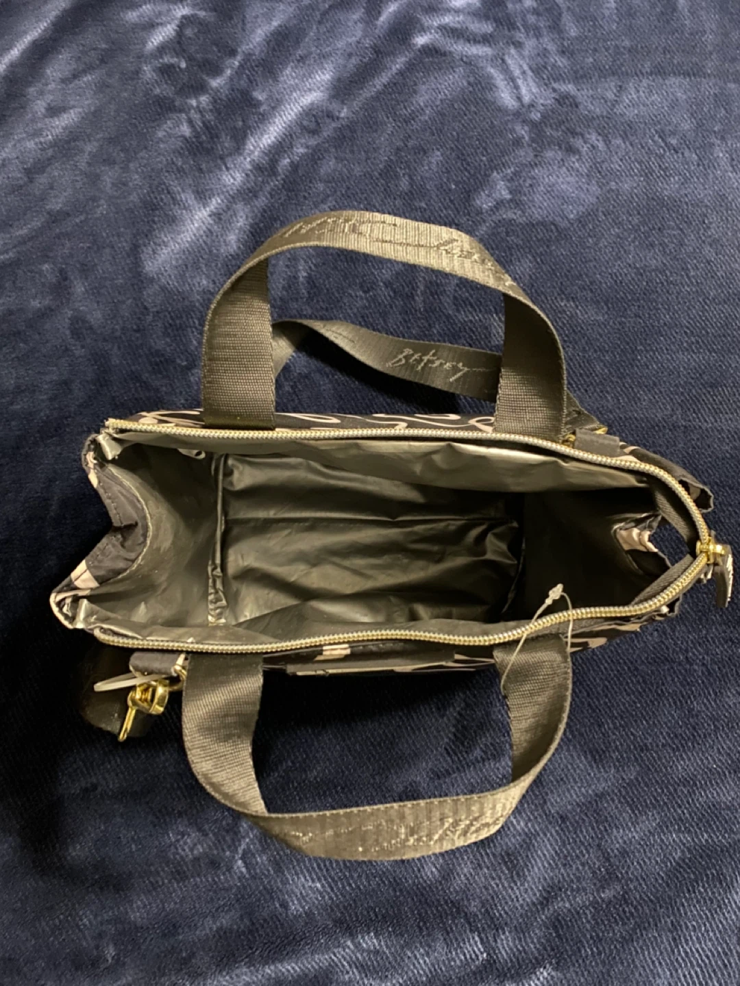 Betsey Johnson Black & White Bow Tote Bag *** - photo 3