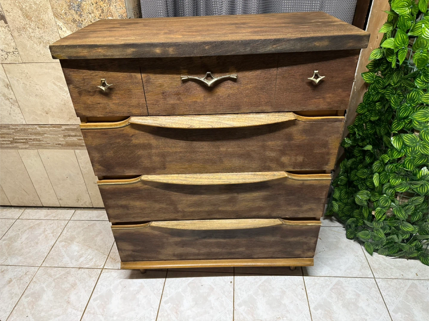 Solid Wooden Dresser with 4 Frawers