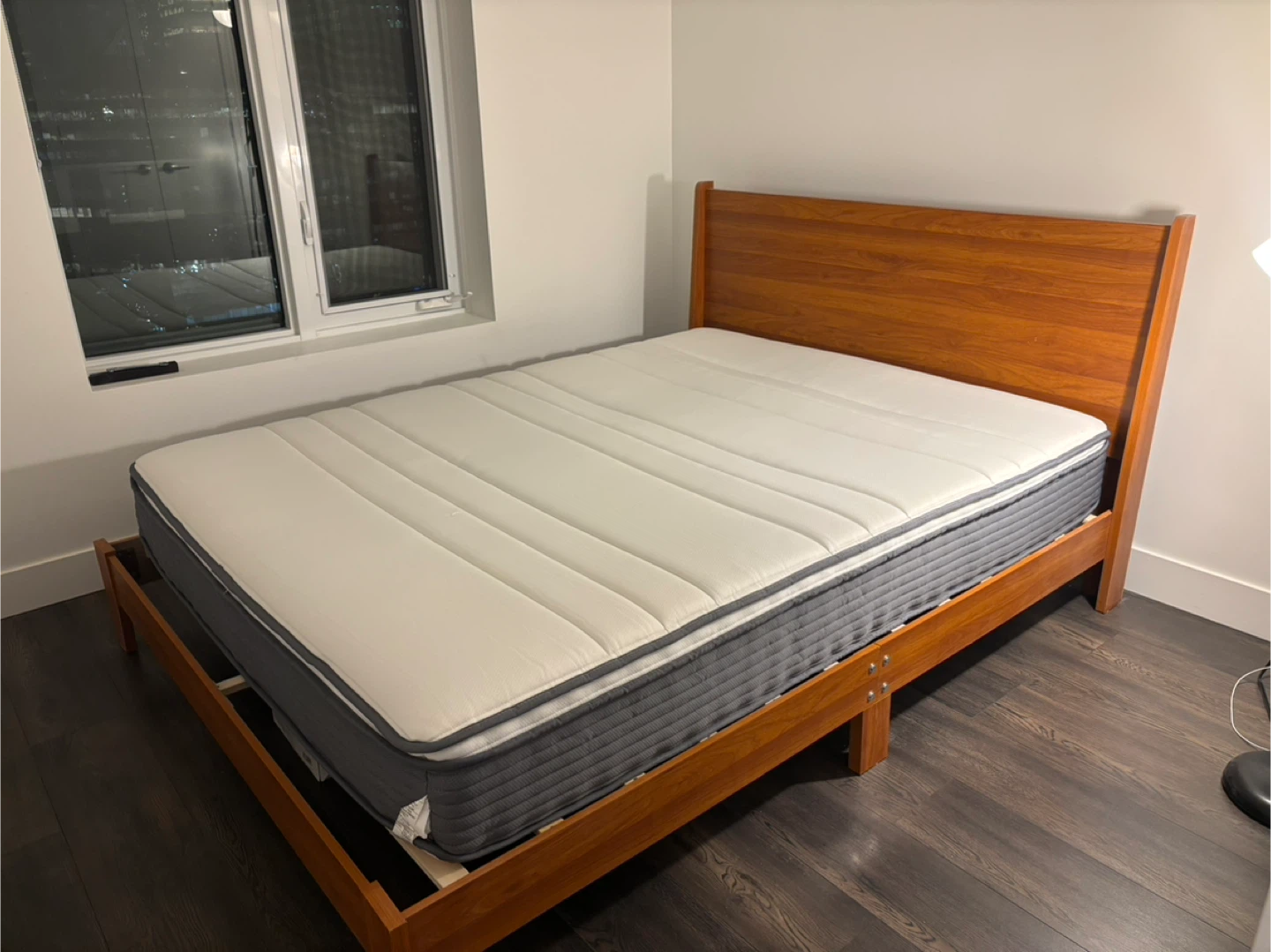 Zinus Queen Mattress  – Like New ($20)
