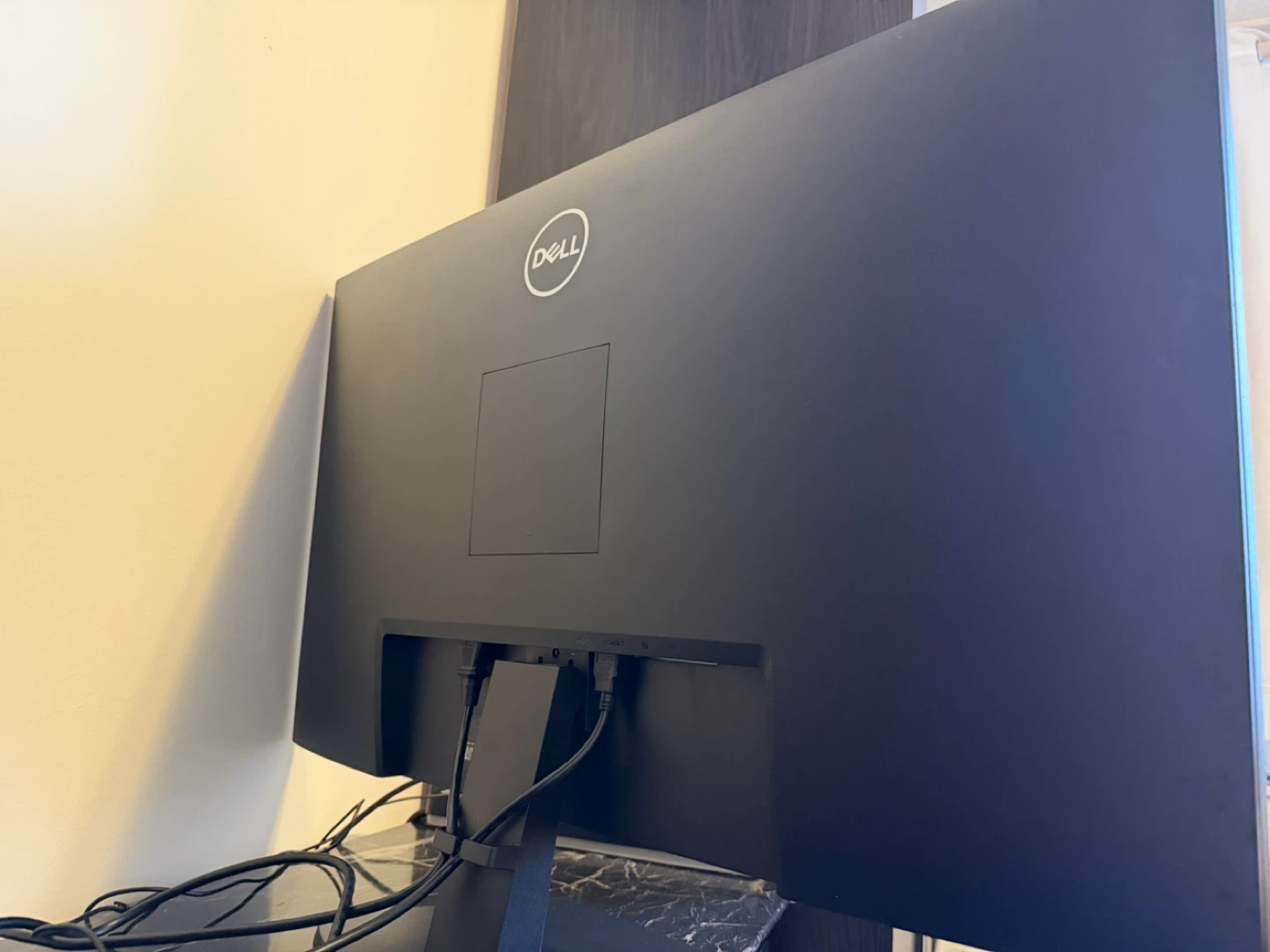 Dell 32” 4K monitor - photo 4