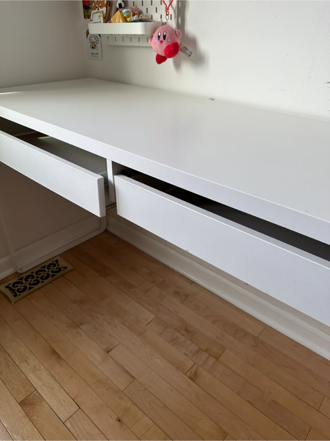IKEA MICKE white desk 🥕 - photo 2