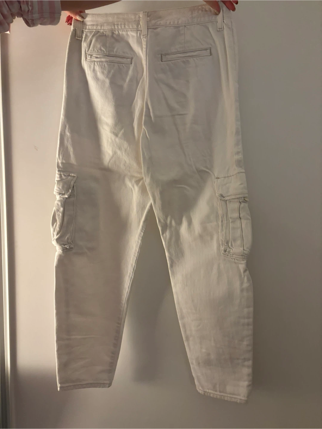 Levi's White Cargo Pants - Size 26 - photo 2
