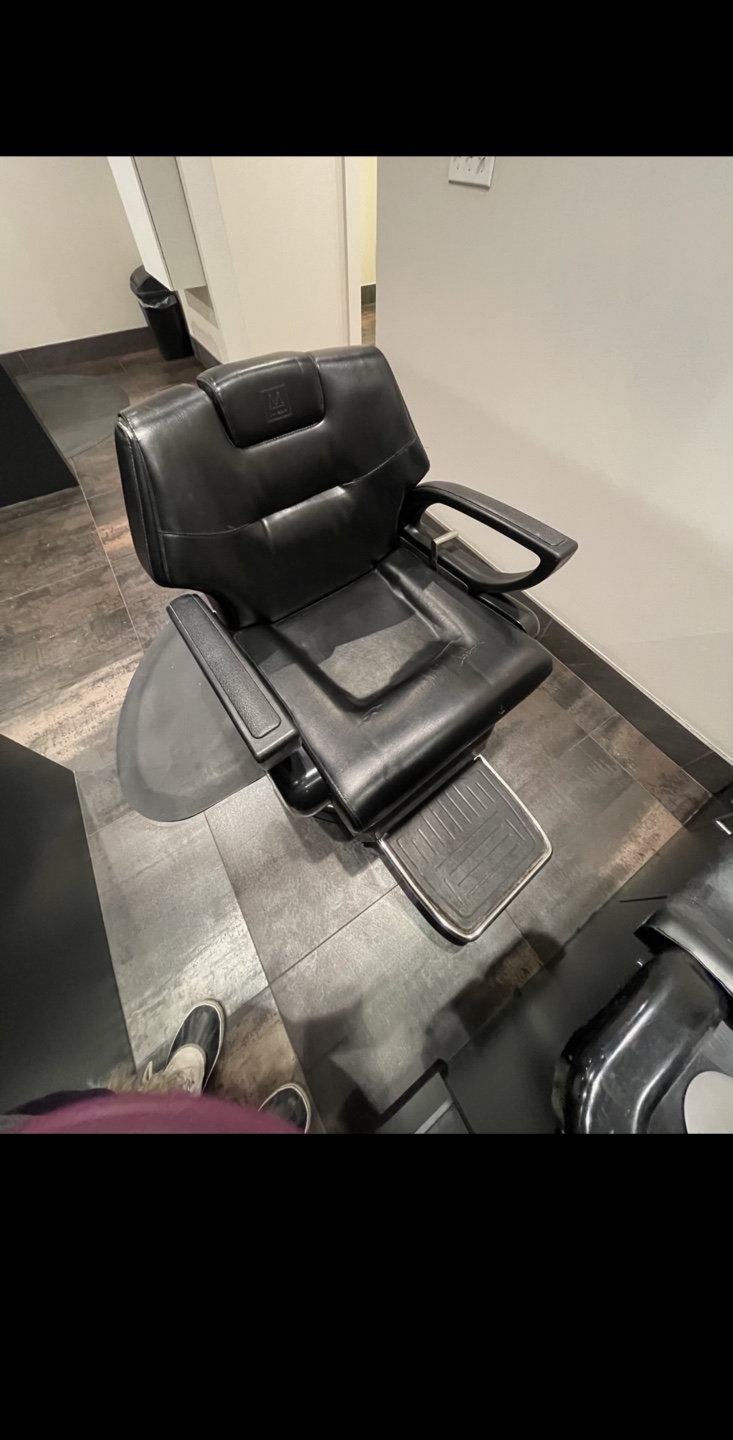 Black Salon/Barber Chair - photo 2