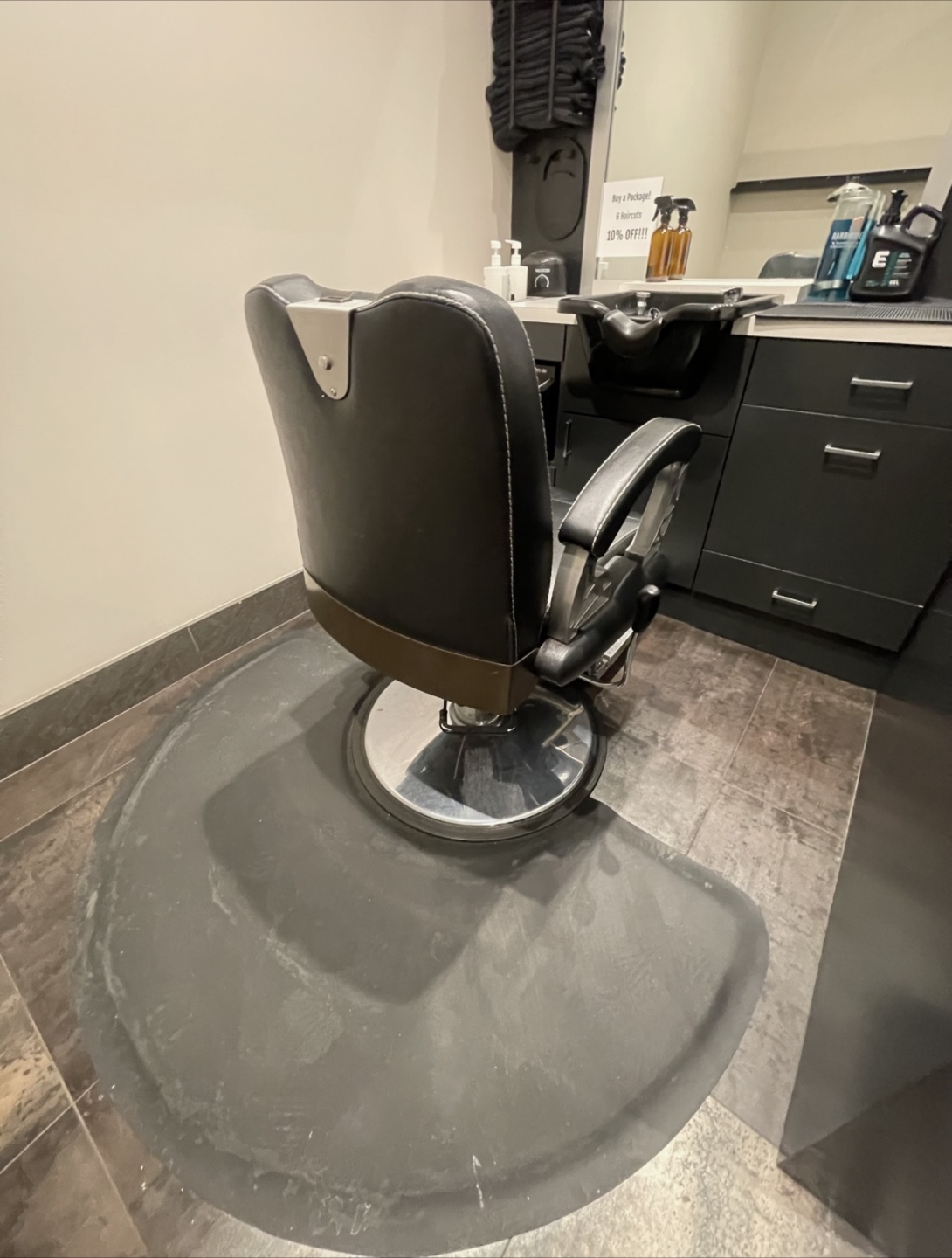 Black Salon/Barber Chair - photo 4