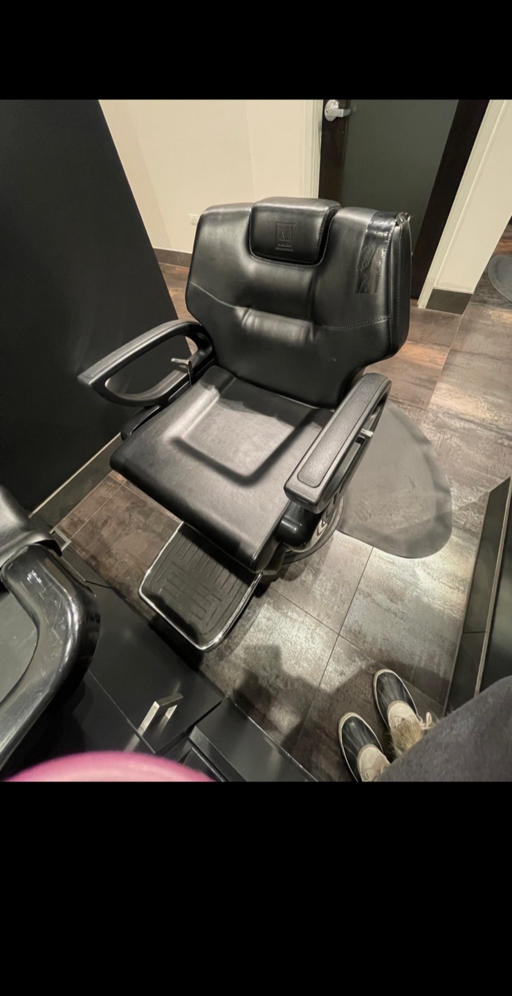Black Salon/Barber Chair - photo 3