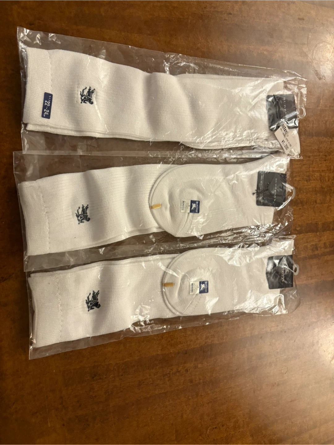 Burberry White Socks - photo 3