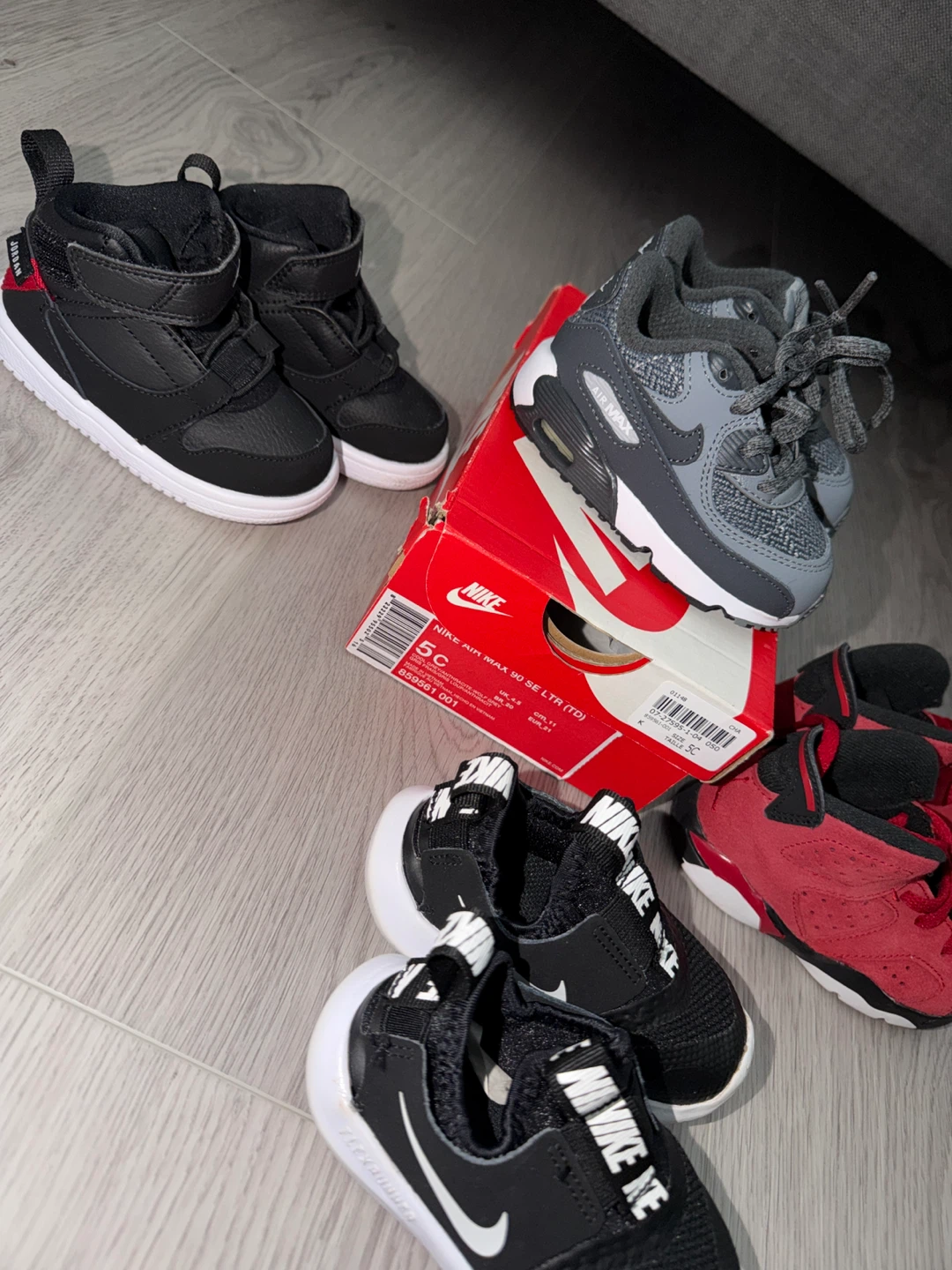 Nike & Jordans Toddler Shoes - Size 5C - photo 2