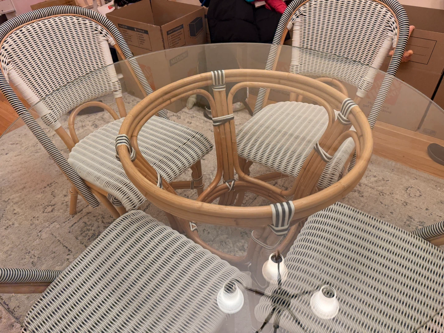 Dining Set - Table & 4 Chairs - photo 4
