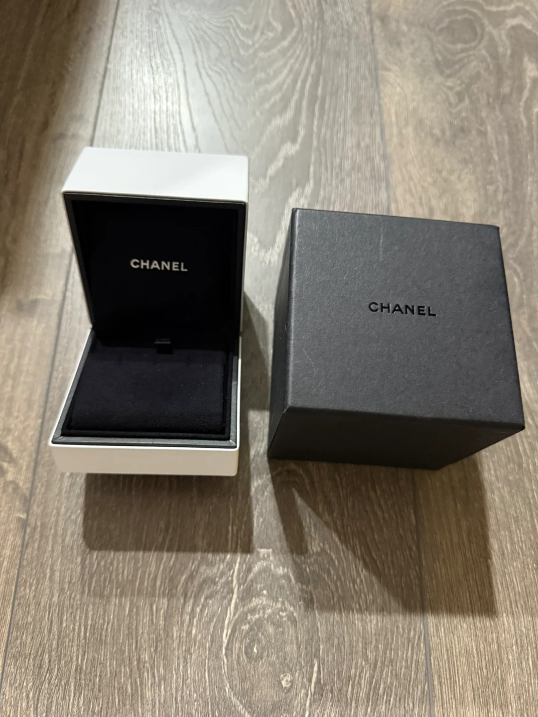 🆕 Chanel Fine jewelry Box with a little pillow - photo 3