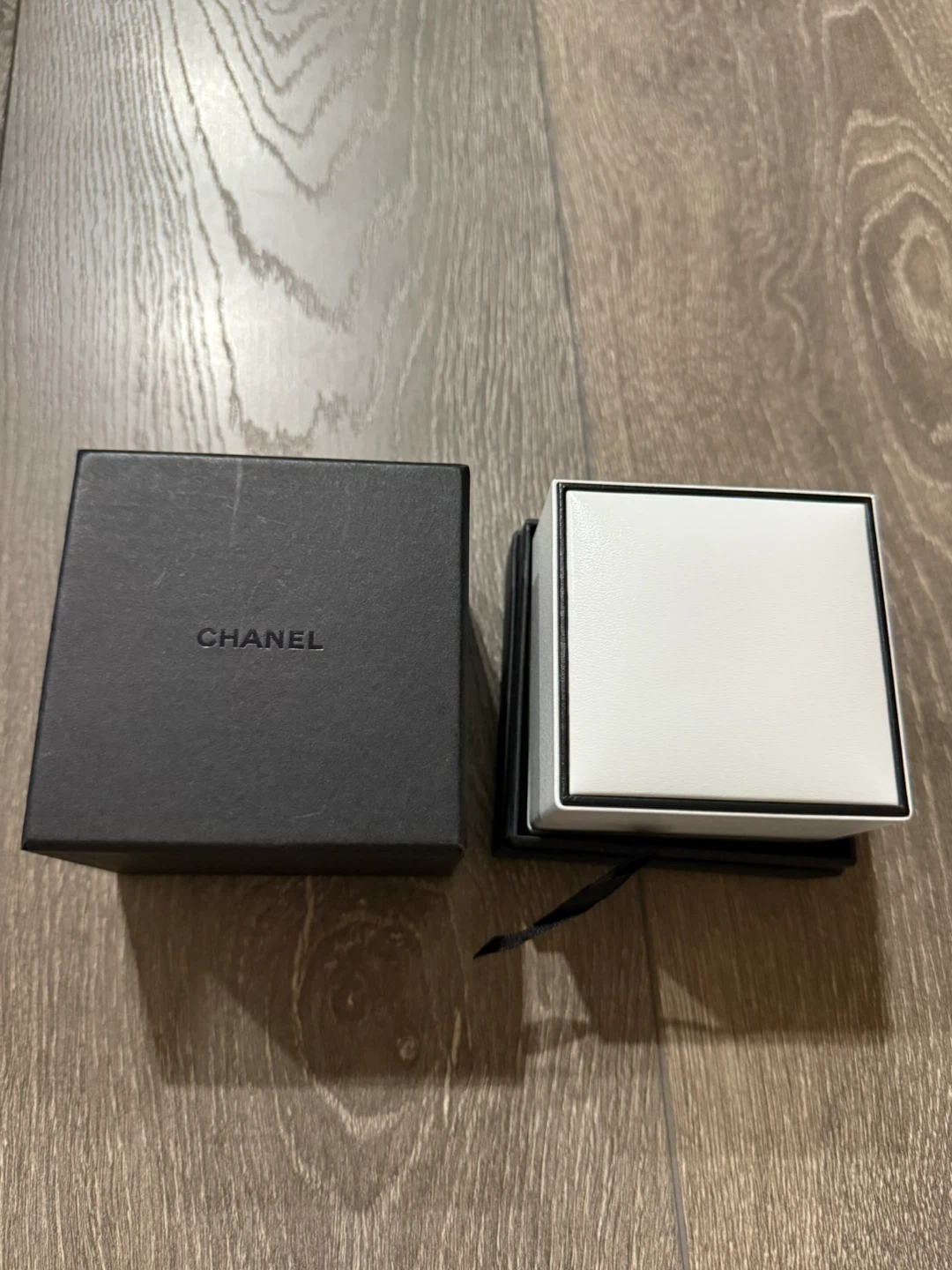 🆕 Chanel Fine jewelry Box with a little pillow - photo 5