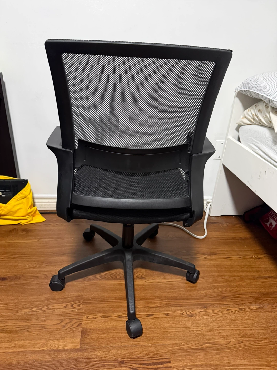 Black Office Chair - photo 3