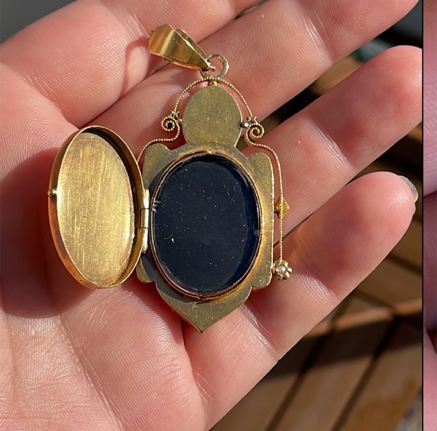 Victorian 14KT Yellow Gold Locket Pendant - photo 4