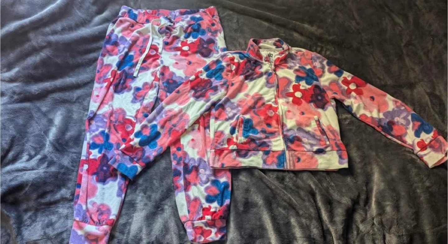 Juicy Couture 4pc Set 💐🤍 - photo 3