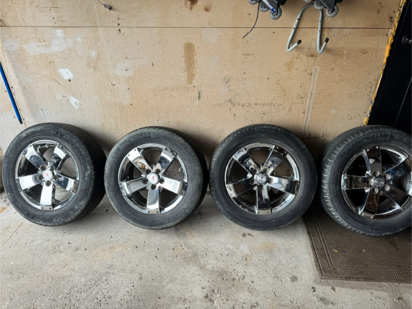 Pontiac Chrome Wheels & Michelin Tires - Set of 4 - photo 3