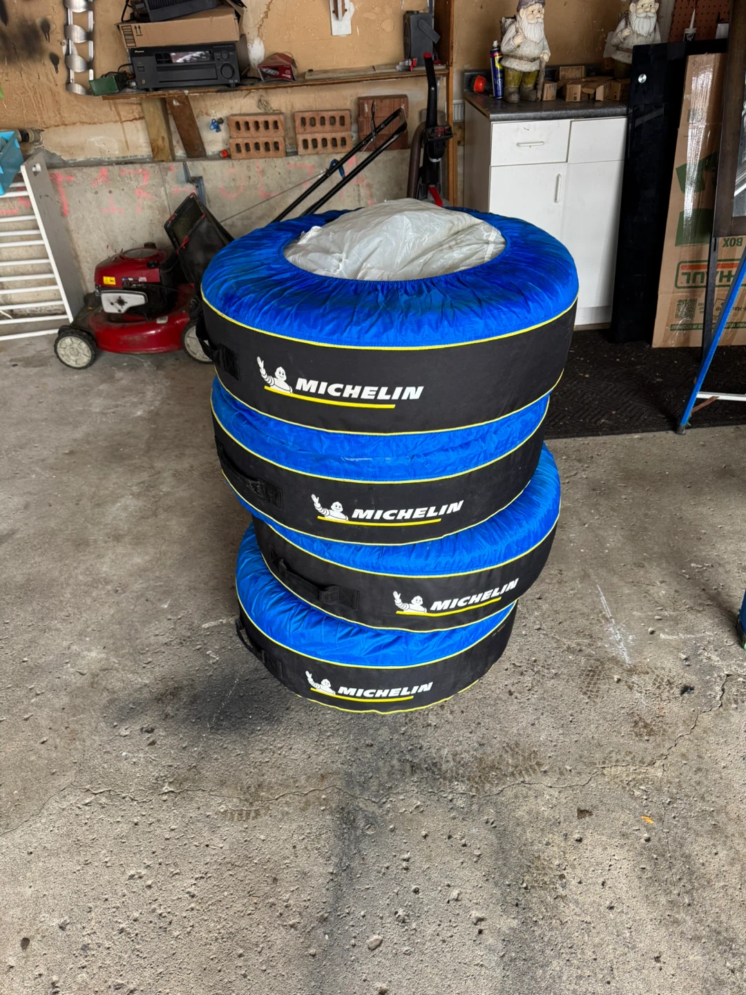 Pontiac Chrome Wheels & Michelin Tires - Set of 4