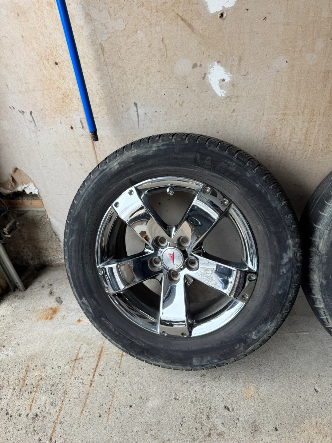 Pontiac Chrome Wheels & Michelin Tires - Set of 4 - photo 4