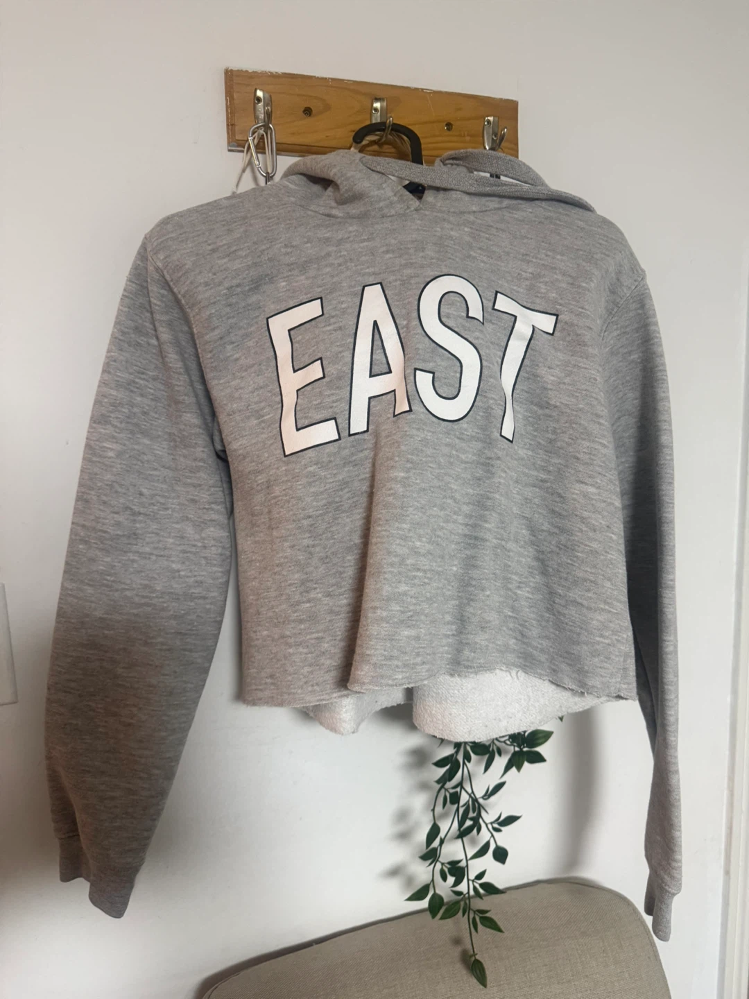 East Coast Lifestyle Crop Hoodie - Size M/M