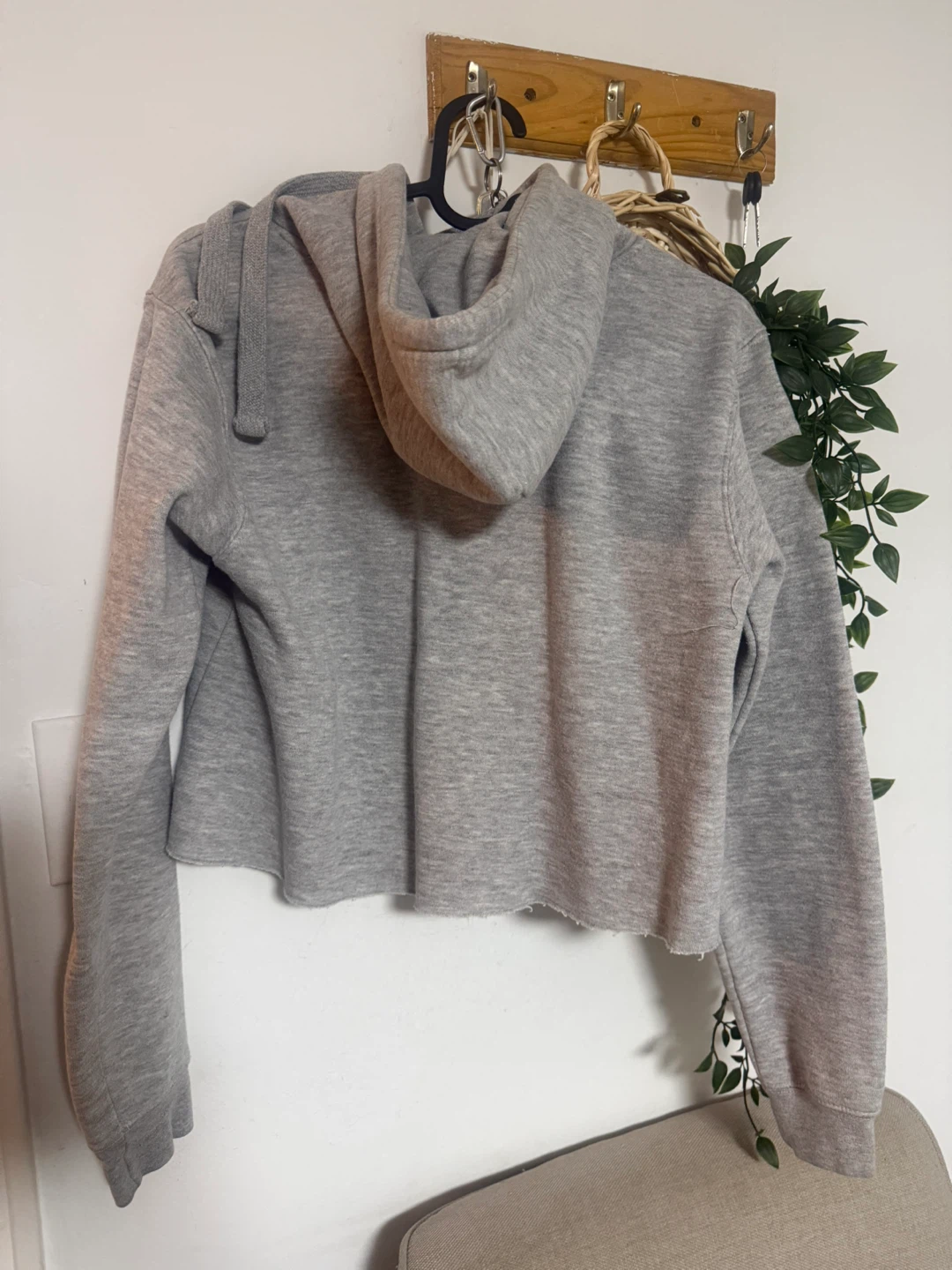 East Coast Lifestyle Crop Hoodie - Size M/M - photo 2