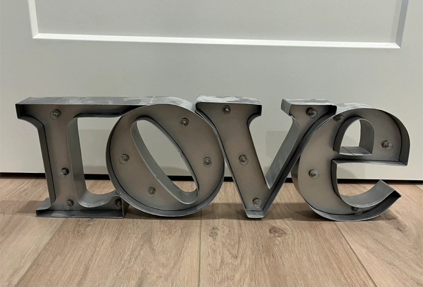 "LOVE" Marquee Light Up Sign - photo 2
